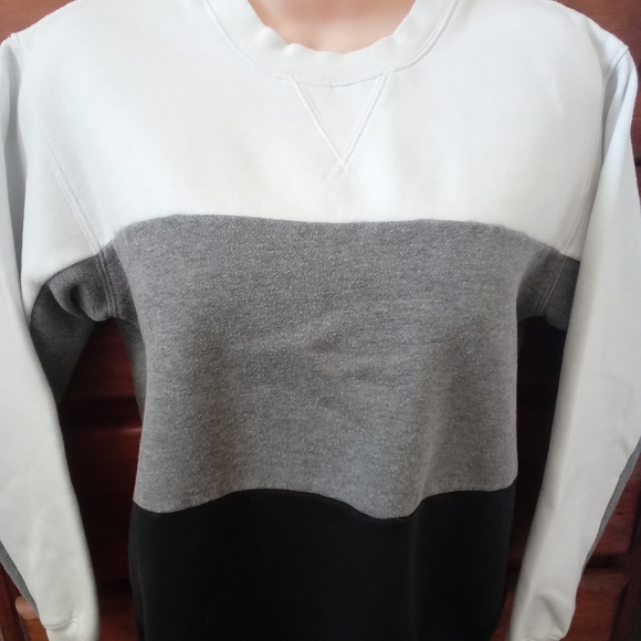 TNA CREW NECK SWEATSHIRT - Picture 3 of 9